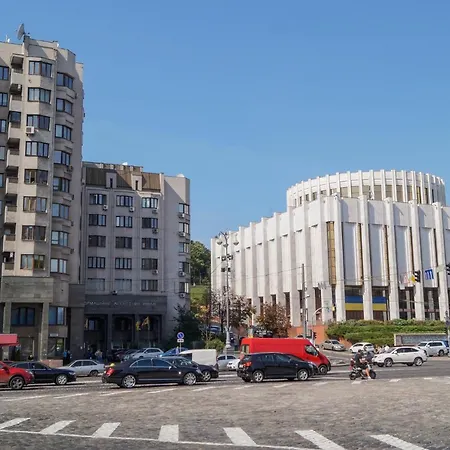 Apartment Triokhsviatytelskaya Street 3 Kyiv Exterior photo