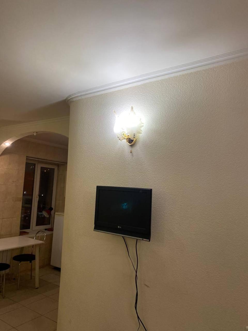 Apartment Triokhsviatytelskaya Street 3