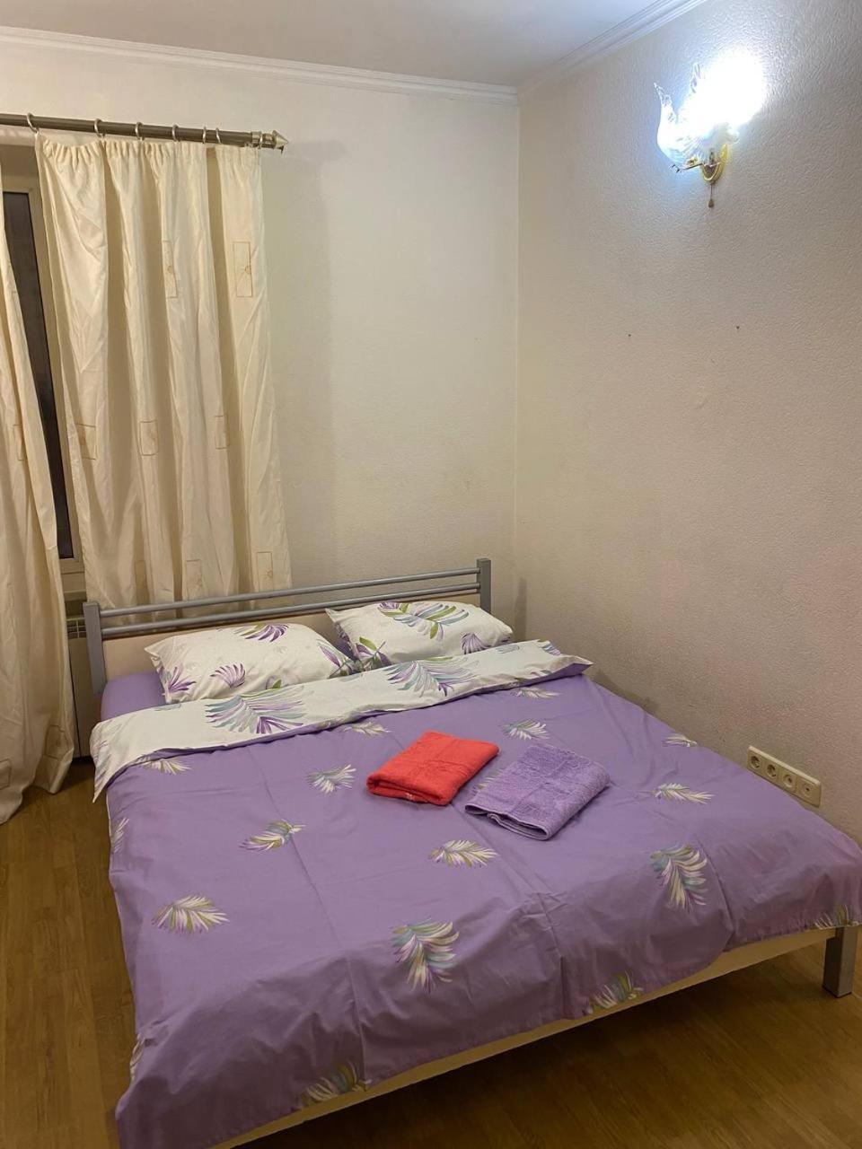 Triokhsviatytelskaya Street 3 *