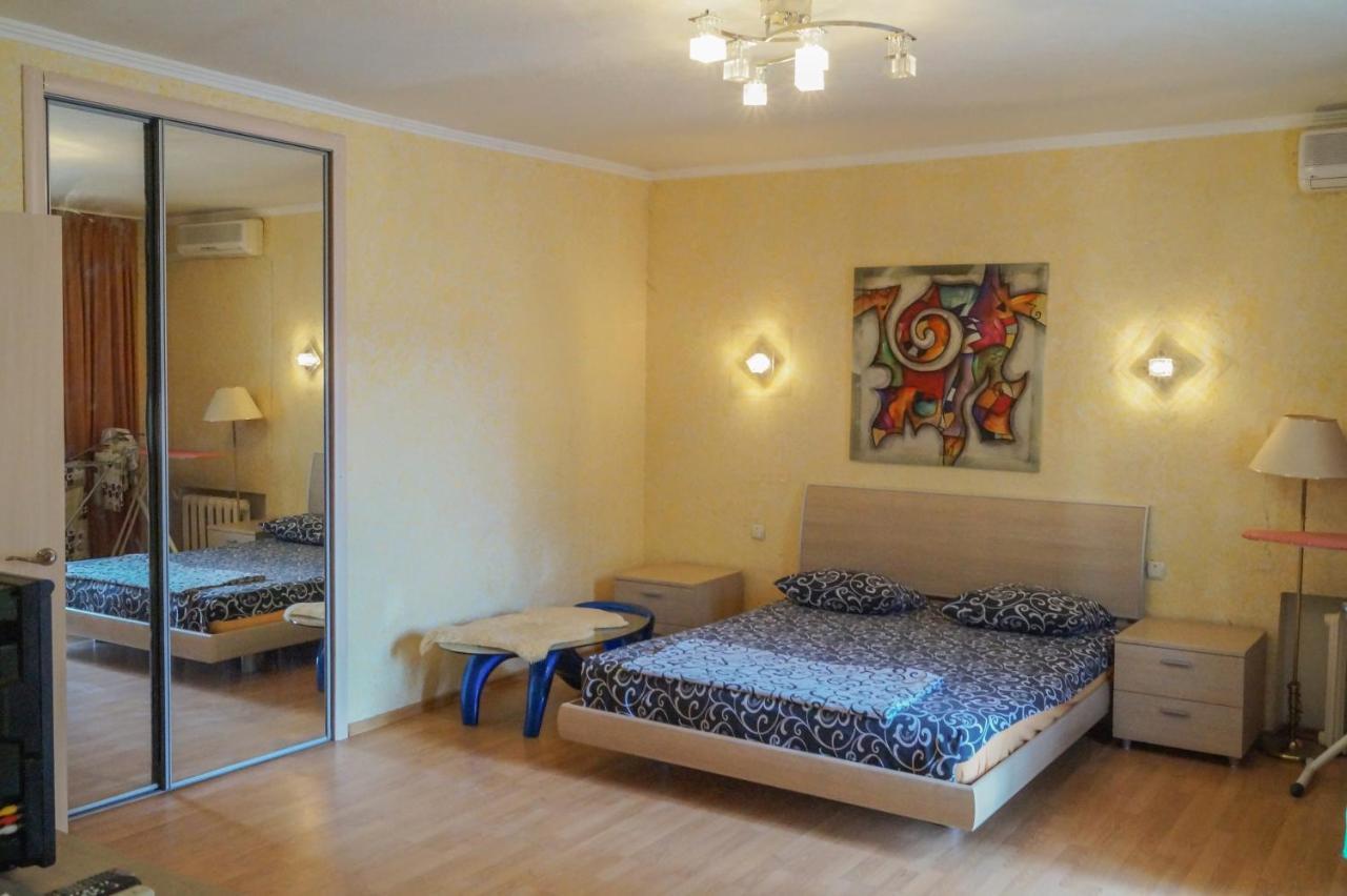 Triokhsviatytelskaya Street 3 * Kyiv