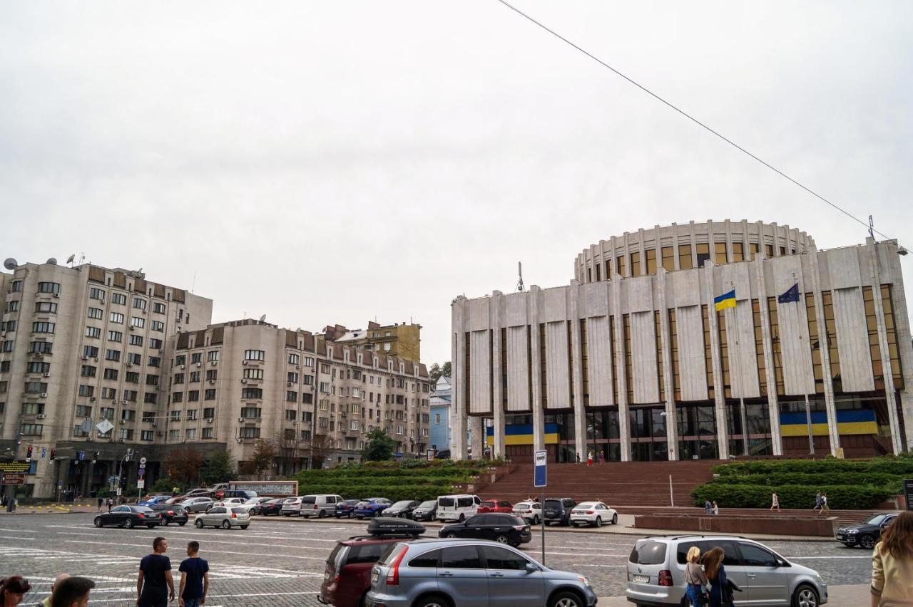 Triokhsviatytelskaya Street 3 Apartment Kyiv